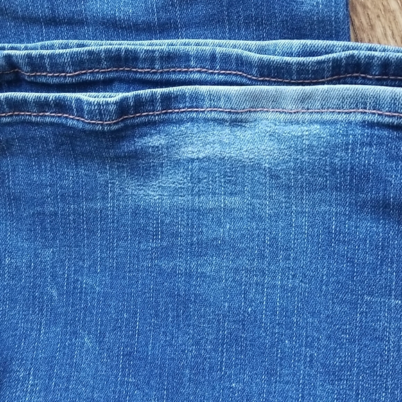 (4) American Eagle Super Stretch Kick Boot Short Jeans - Picture 12 of 13